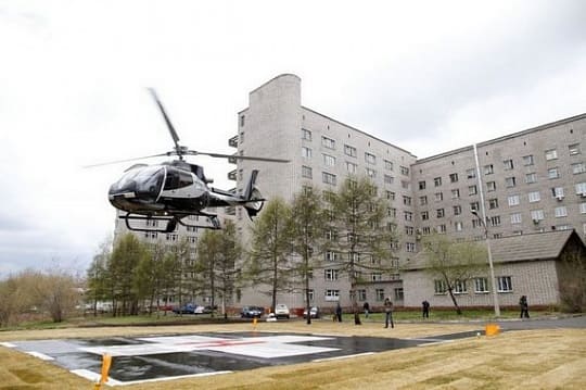 гостиница при краевой больнице в Красноярске партизана железняка. Рядом с гостиницей Hotel Hemingway